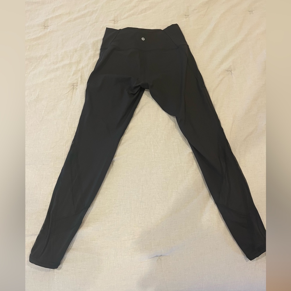 Lululemon black legging with mesh detail